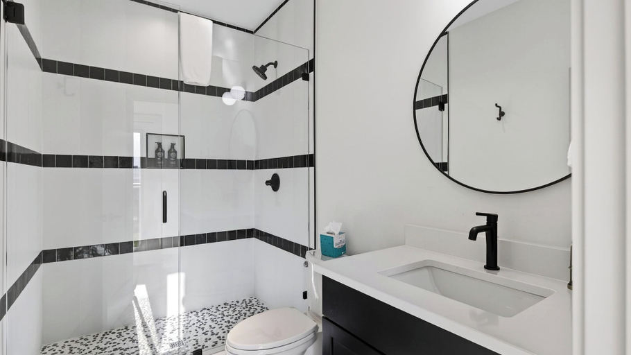 Interior 2, The Great Gatsby by Avantstay Hot Tub + Private Rooftop + Speakeasy Lounge + Firepit, Davidson