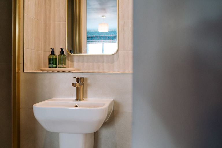 Bathroom 3, The Chagford Inn, Devon