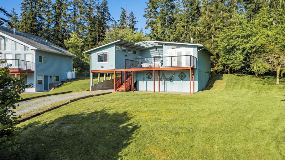 Exterior & Views 2, Wolf Beach Cottage by Avantstay Harbor Views, Island