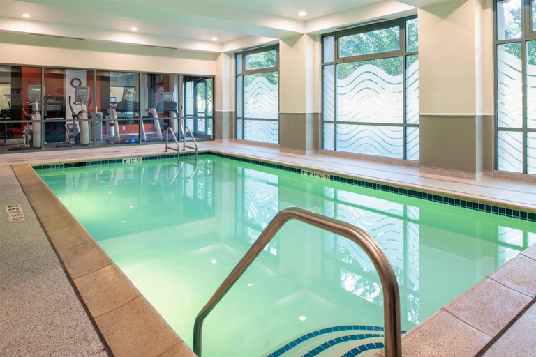 Sport & Beauty 2, Embassy Suites by Hilton Sacramento Riverfront Promenade, Sacramento