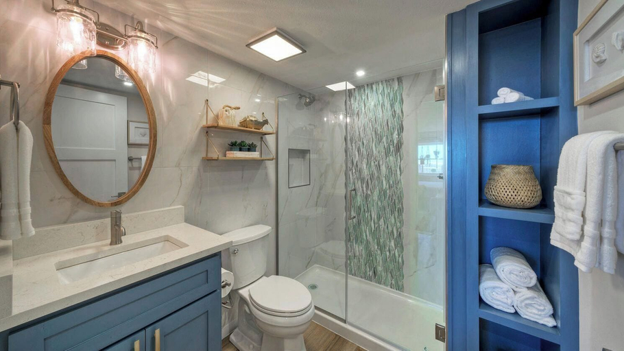 Bathroom, Ocean View w/ Pool, Tennis/pickleball, Beach Access Summer Love by Avantstay, Nueces