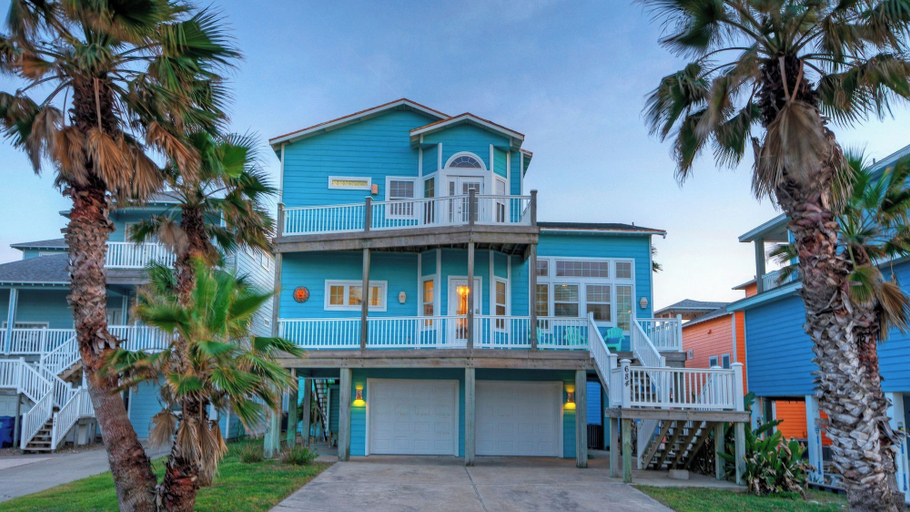 Exterior & Views 2, Point Break by Avantstay Ocean View Escape Game Garage Golf Cart Zone, Nueces