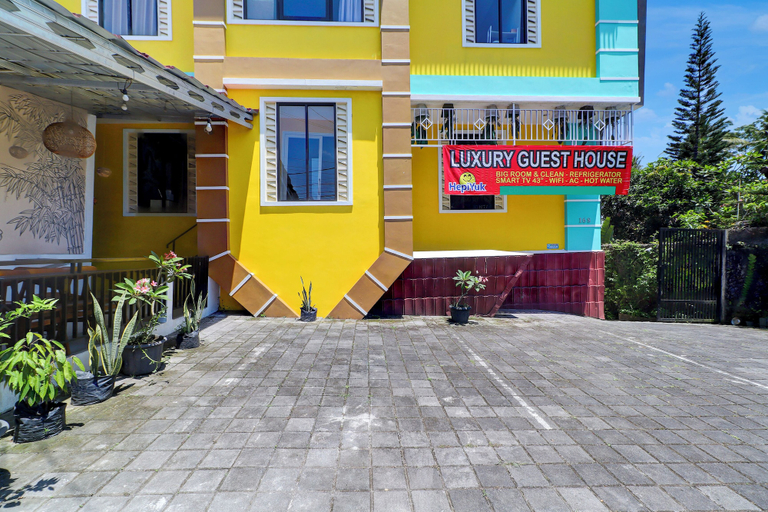 Front of property 2, Collection O near Monkey Forest formerly, Gianyar