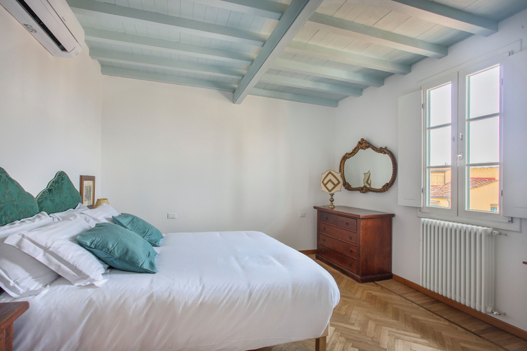 Room 3, Maggio in Florence, Florence