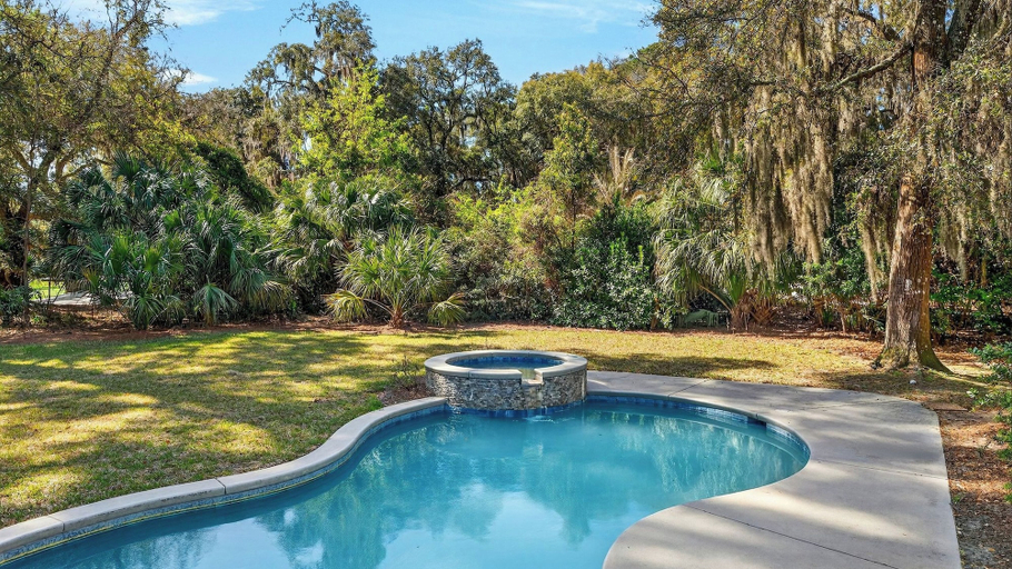 Sport & Beauty 4, Hilton Ivory 15th Hole of Harbourtown Golf Course Private Pool + Hot Tub, Beaufort