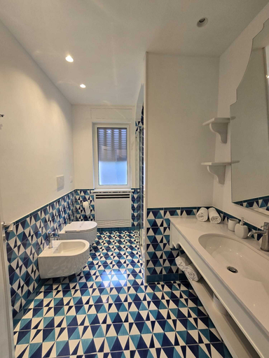 Bathroom 2, Palmerie Luxury Apartments, Salerno