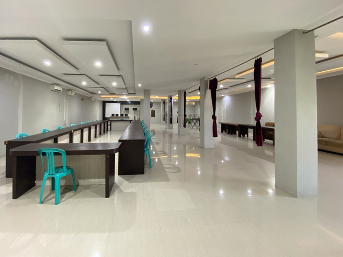 Others 2, RedDoorz @ Berau Plaza Tanjung Redeb, Berau
