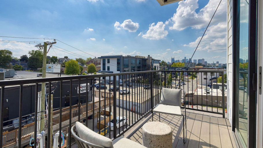 Interior 4, 916 Main 12 Unit Buyout - 30bdrs! Prvt Two Floors, Davidson