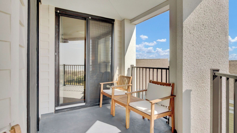 Interior 4, 411 Summerhouse by Avantstay Ocean-view Condo + Pool Access + Golf + Trails in Wild Dunes, Charleston