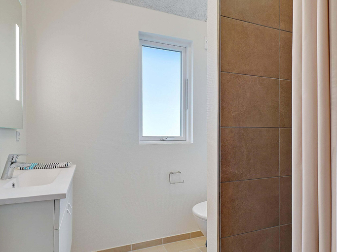 Bathroom 3, Spacious Holiday Home in Grenå near Sea, Norddjurs