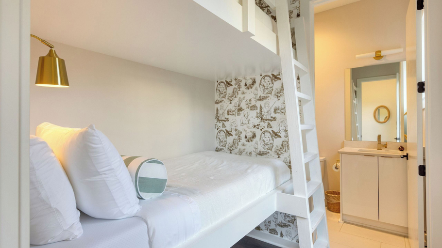 Bedroom 2, Minutes to Broadway Chic Newly Built 4bdr w/ Balcony 98 Degrees by Avantstay, Davidson