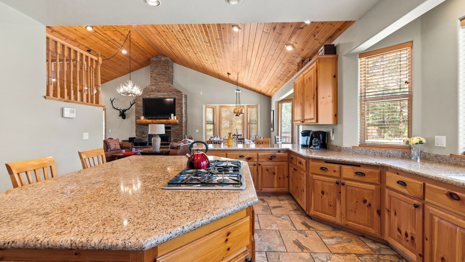 Others 5, Linaker Lodge by Avantstay Gorgeous Cabin in Big Bear w/ Views, San Bernardino