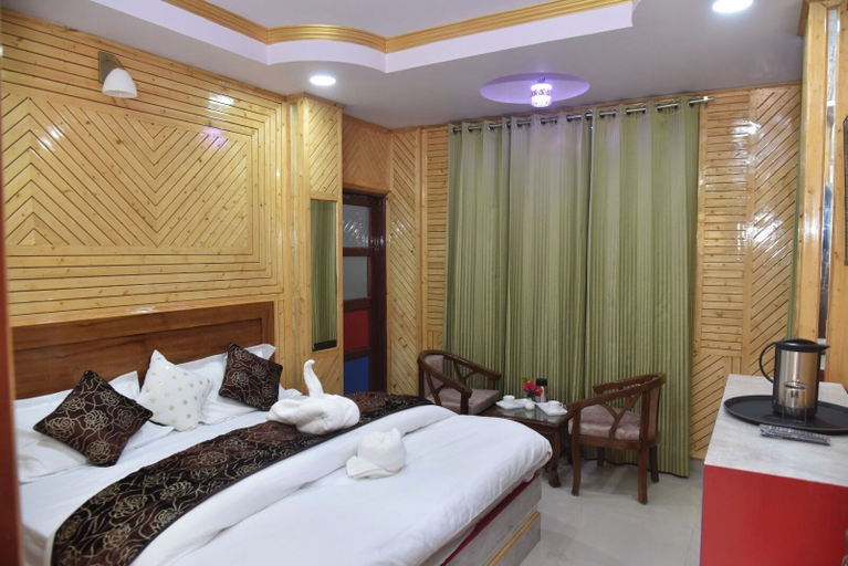 Room 4, Sarahan Holliday Inn, Shimla