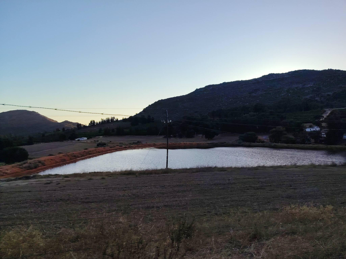 4, Off-Grid Cottage Mountain Views Horses Sunset, West Coast