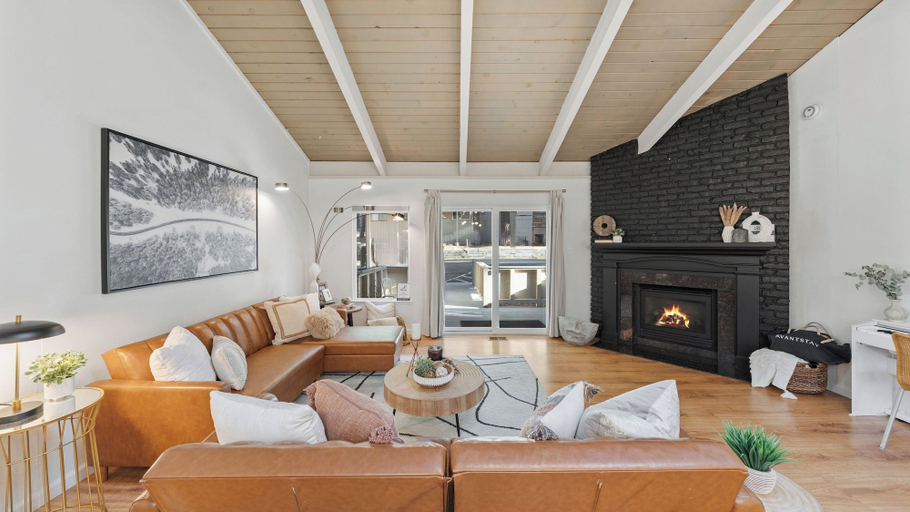 Interior 5, Golden Mountain Chalet by Avantstay Incline Village Stay + Minutes to Lake Tahoe, Skiing + Scenic Trails, Washoe