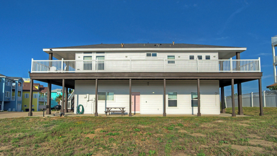 Exterior & Views 2, Sleeps 24 2 Homes w/ Beach Boardwalk Access & Deck Views Steps to the Beach, Nueces