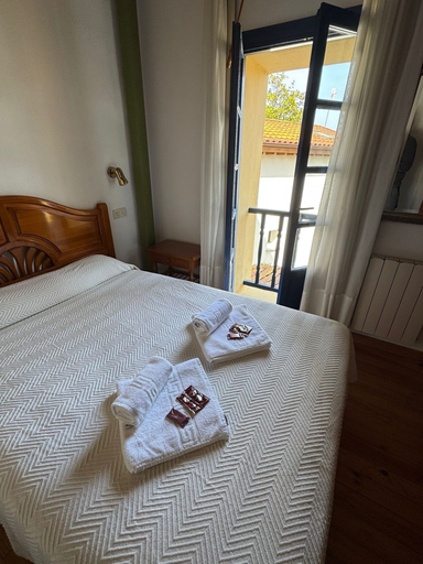 Room 3, HOTEL CUEVAS DEL MAR, Asturias