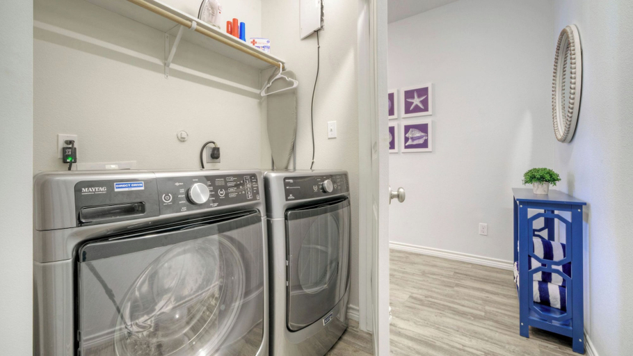 Others 5, Private Yard, Cornhole, Resort Pool Oasis w/ Slide Down the Shore by Avantstay, Nueces