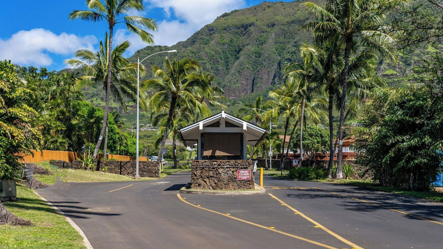 Exterior & Views 2, Alaula by Avantstay Gated Security Home w Valley, Ocean Views!, Honolulu