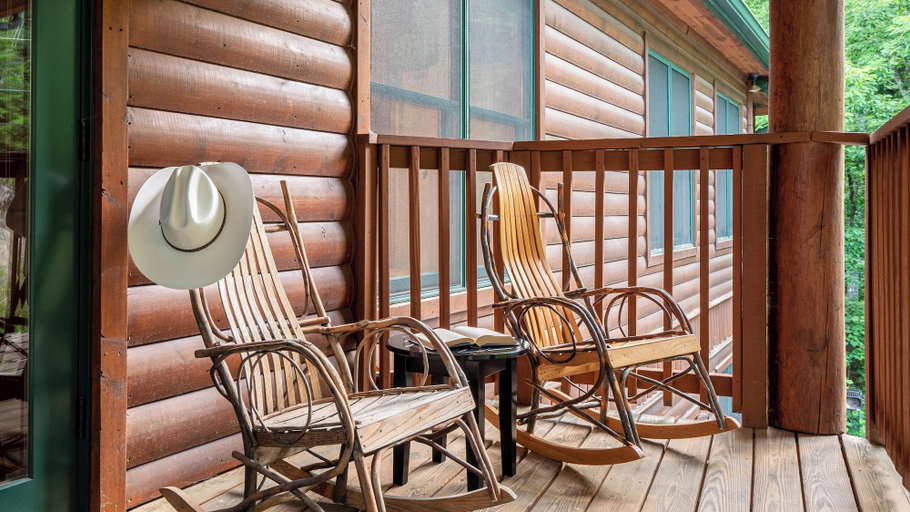 Others 4, Hickory Ridge by Avantstay Sleeps 20! Incredible Private Elevated Cabin, Sevier