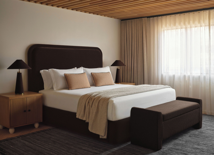 Room 5, The Ivory, Los Angeles