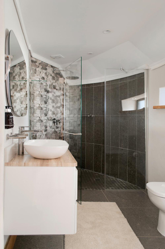 Bathroom 3, Sani Mountain Escape, Sisonke