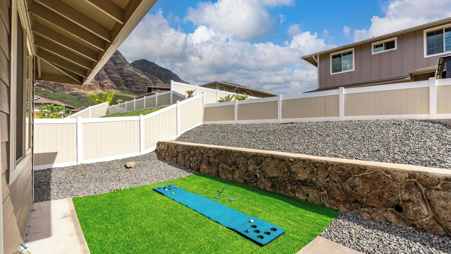 Exterior & Views 2, Makaha Villa by Avantstay Mountain + Ocean Views, Honolulu