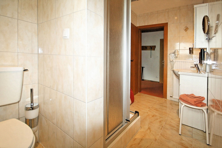 Bathroom 3, Hotel Kajetansbrücke, Landeck