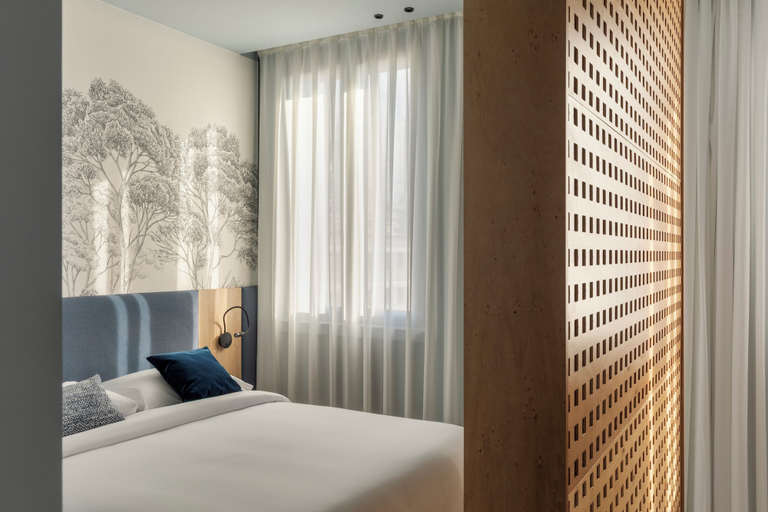 Room 3, Tonale 20, Milano