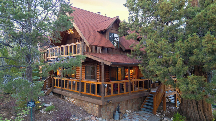 Primary image, Big Tree Lodge Cozy Cabin w/ Firepit, Piano Bar & Deck, San Bernardino