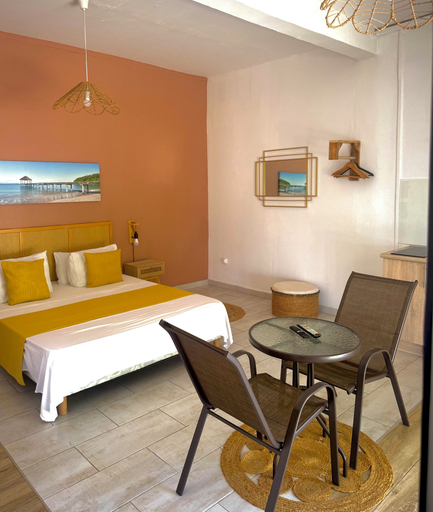 Room 2, La Kaz by Kaz Kafe
