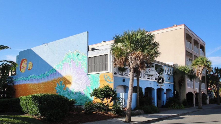 Exterior & Views 2, 6 10th Avenue by Avantstay Steps to the Beach Pool 2691 Sqft, Charleston