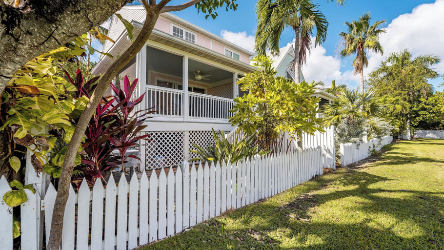 Exterior & Views 2, Paradise Point by Avantstay Golf Course Living, Monroe