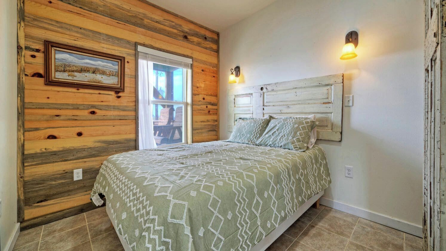 Bedroom 3, Waterfront w/ Bay Views, Shared Pool & Boat Dock Marlin Madness by Avantstay, Nueces