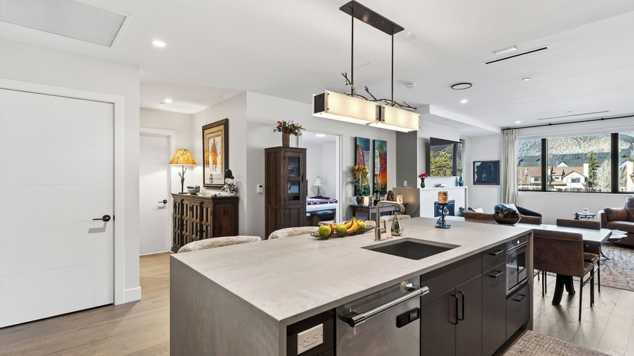 Interior 4, Mountain Dream at Frontgate by Avantstay Condo + Ski Shuttle Pool + Spa Access Mins to Beaver Creek, Eagle