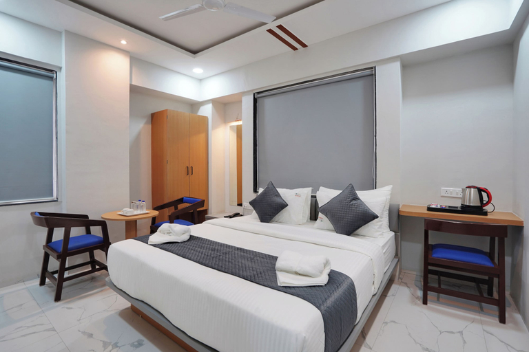 Room 4, PALMERA INN, Pune