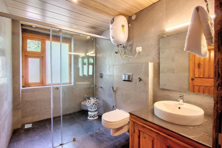 Bathroom 3, 8fold by Larisa, Jibhi, Kullu
