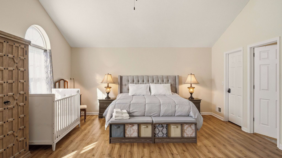 Interior 5, Poconos Fun by Avantstay Mount Pocono Escape Firepit + Game Room Near Trails + Lakes, Monroe