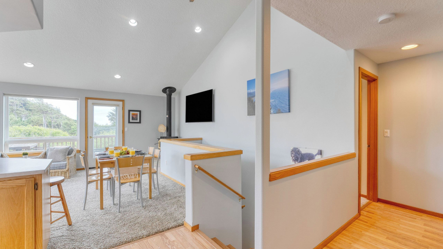 Others 5, Bella Sol by Avantstay Ocean Views + Game Room, Tillamook