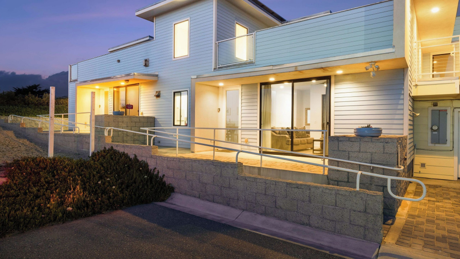 Exterior & Views 2, Oceanfront 2BR + Rooftop Deck, & Beach Access Strand Way B, San Luis Obispo