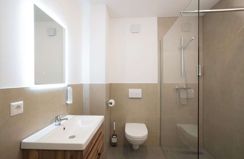 Bathroom 4, SMARTHOTEL Aalen, Ostalbkreis