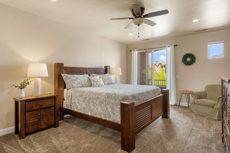 Bedroom 3, Sunnyside by RedAwning, Washington