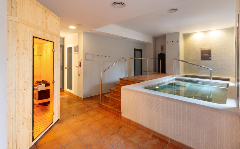Bathroom, DoubleTree by Hilton Islantilla Beach Golf Resort, Huelva