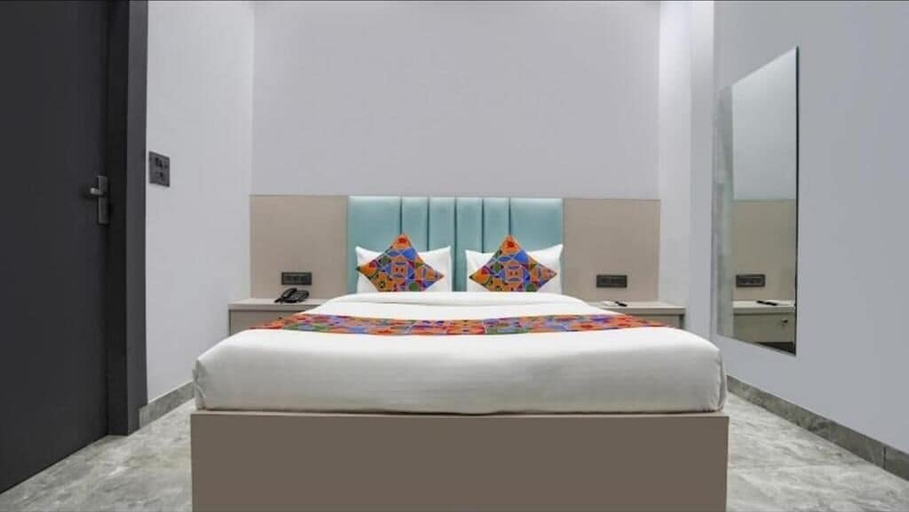 Room 4, Staylo The Royal, Delhi