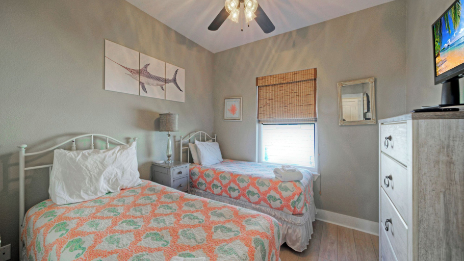 Bedroom 4, Sleeps 24 2 Homes w/ Beach Boardwalk Access & Deck Views Steps to the Beach, Nueces