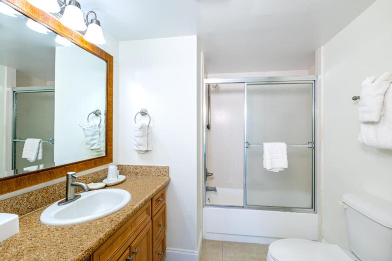 Bathroom 5, Fort Lauderdale Beach Resort, Broward