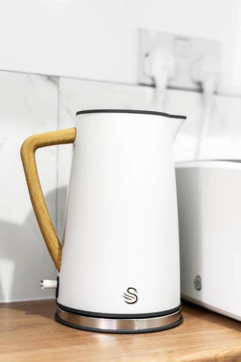 Coffee and/or coffee maker 4, Stylish Birmingham Apartment For Family, Birmingham