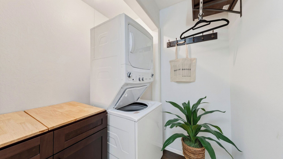 Interior 2, Pinecone Peak by Avantstay Incline Village Condo + Fireplace + Balconies + Pool Access, Washoe
