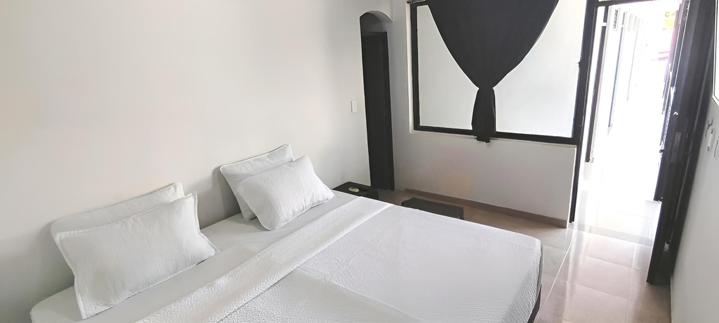 Room 5, Hotel San Rin, Nilo