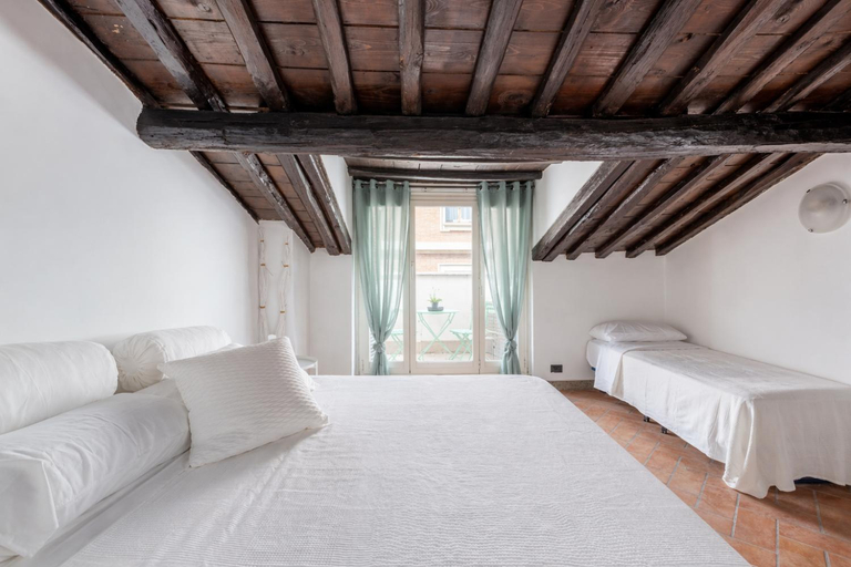 Bedroom 4, Trevi Fountain Corner - Alberto Sordi Room, Roma